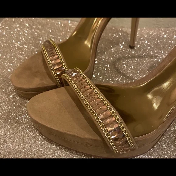 CARLOS SANTANA RAE JEWEL DETAIL HEELED TAN SANDAL - Picture 3 of 3